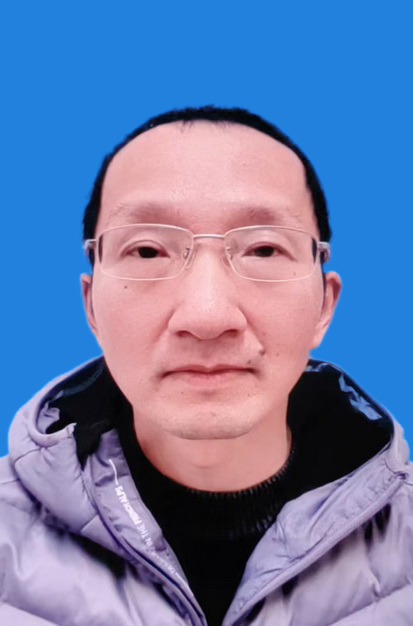 周海龙2寸证件照.jpg